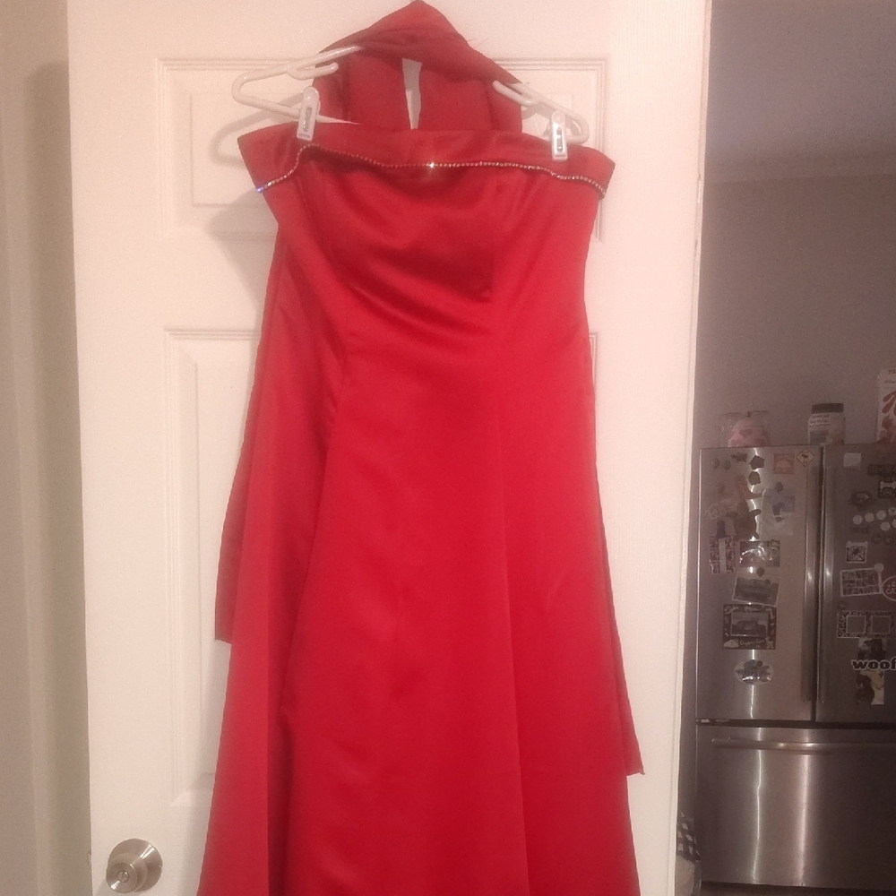 Elegant Red Strapless Dress